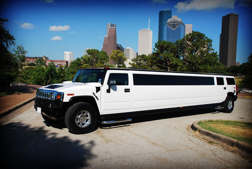 hummer-h2-limo-white-gallery9